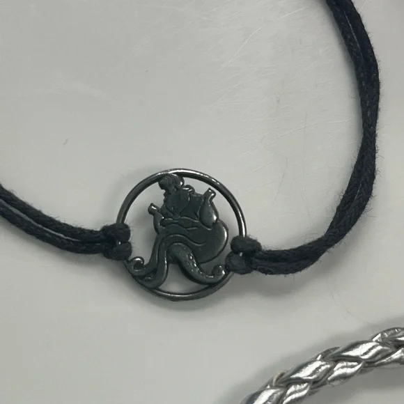 Lot of 5 Disney bracelets. - Picture 4 of 8